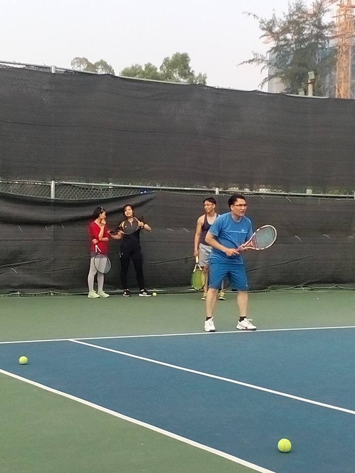 Nam thanh nữ tú tập tennis Nam thanh nữ tú tập tennis